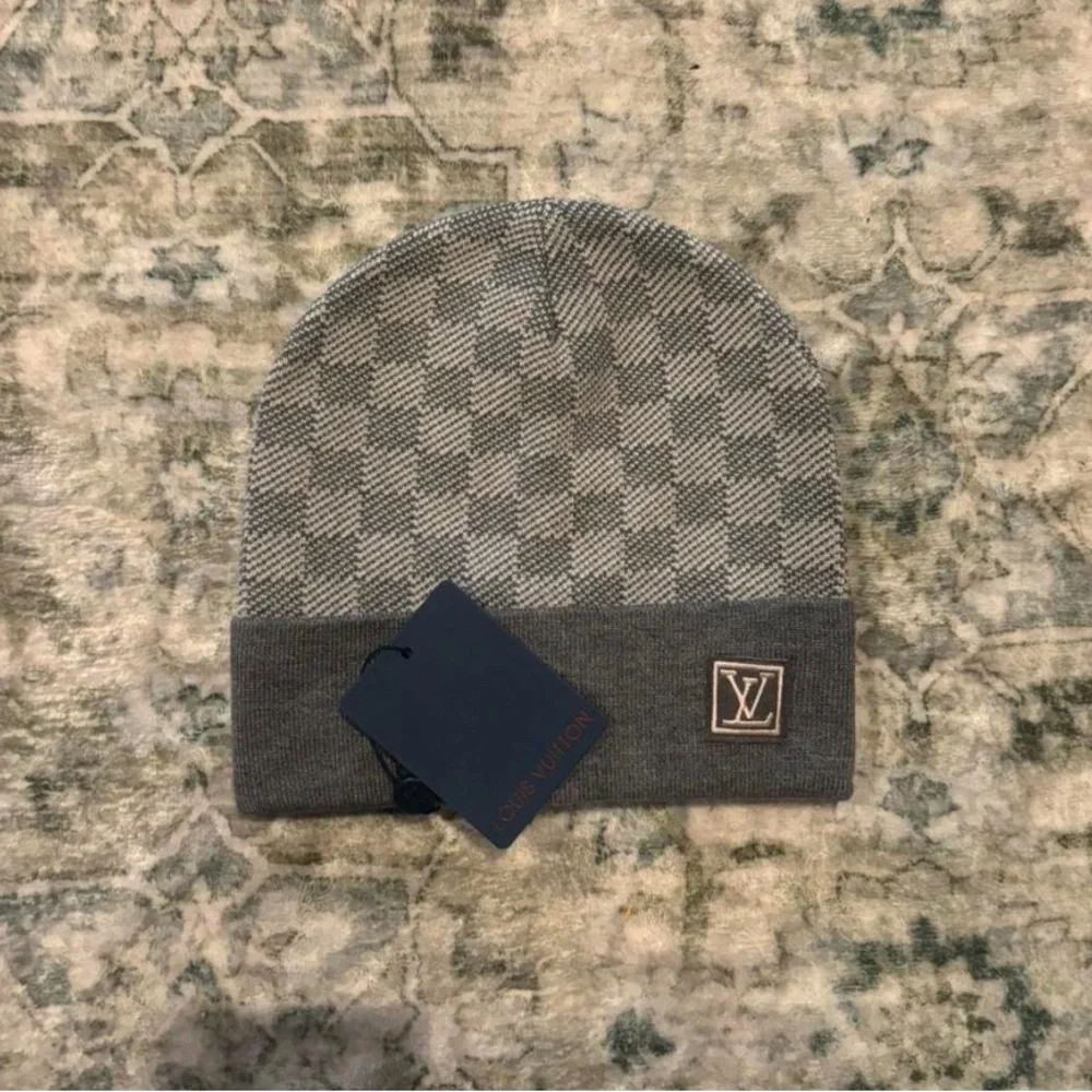 Louis Vuitton Checkered Gray Hat - Picture 3 of 4